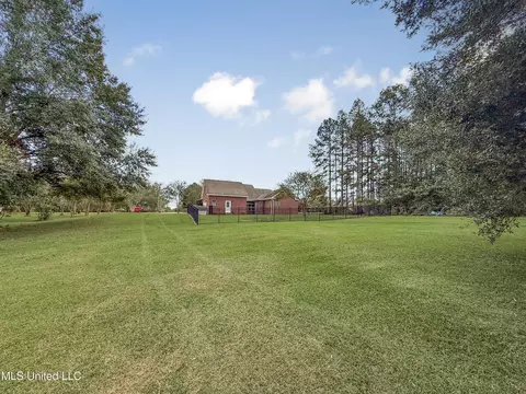 Exterior - 1122 Lakeview Dr, Summit, MS 39666 photo 15 of 21