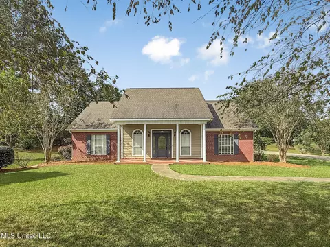 1122 Lakeview Dr, Summit, MS 39666