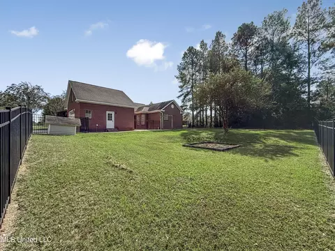 Exterior - 1122 Lakeview Dr, Summit, MS 39666 photo 18 of 21