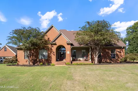 2410 Cumberland Dr, Southaven, MS 38672