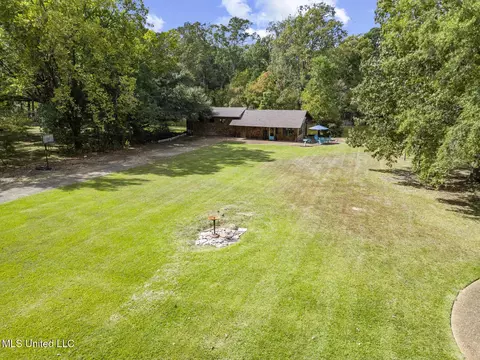 Exterior - 111 Arrowhead Trl, Brandon, MS 39047 photo 2 of 21