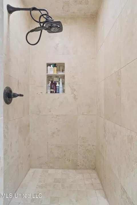 Bath - 111 Arrowhead Trl, Brandon, MS 39047 photo 5 of 11
