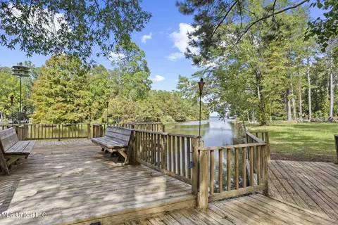 Exterior - 111 Arrowhead Trl, Brandon, MS 39047 photo 10 of 21