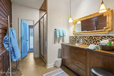 Bath - 111 Arrowhead Trl, Brandon, MS 39047 photo 1 of 11