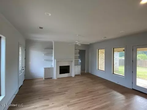 Living - 866 Glenwild Cir, Canton, MS 39046 photo 1 of 1