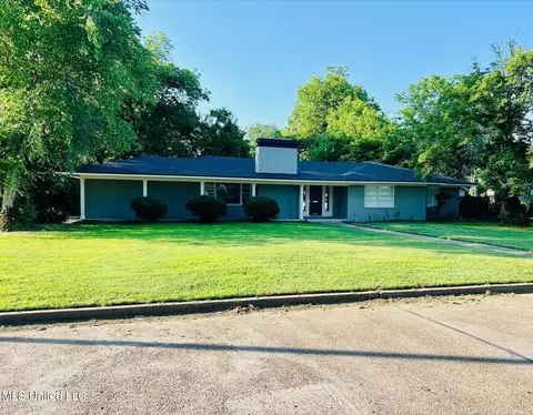 1284 Kirk Cir, Greenville, MS 38701