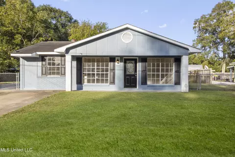 288 Mc Cool St, Ocean Springs, MS 39564