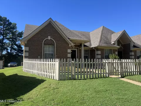 6714 Beaumont Cir, Southaven, MS 38671