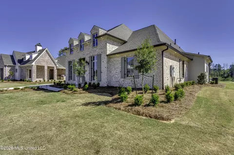 Exterior - 620 Big Valley Loop, Flowood, MS 39232 photo 2 of 9