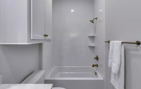 Bath - 620 Big Valley Loop, Flowood, MS 39232 photo 3 of 9