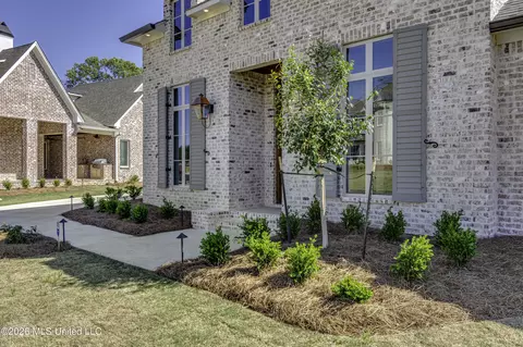 Exterior - 620 Big Valley Loop, Flowood, MS 39232 photo 3 of 9