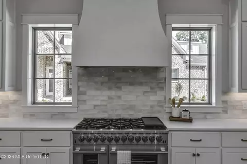 Kitchen - 620 Big Valley Loop, Flowood, MS 39232 photo 4 of 7