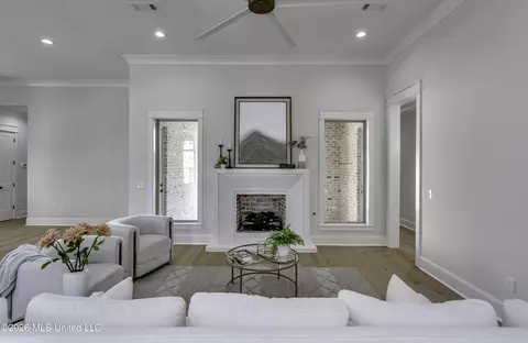 Living - 620 Big Valley Loop, Flowood, MS 39232 photo 3 of 4