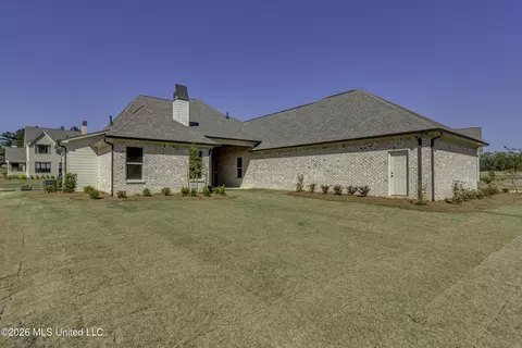 Exterior - 620 Big Valley Loop, Flowood, MS 39232 photo 8 of 9