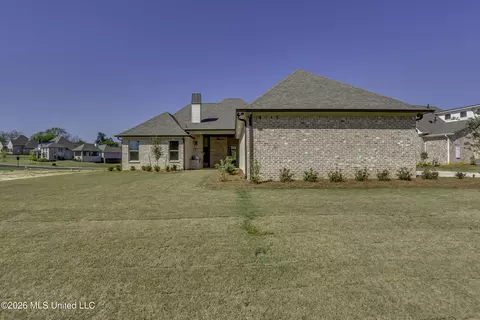 Exterior - 620 Big Valley Loop, Flowood, MS 39232 photo 7 of 9