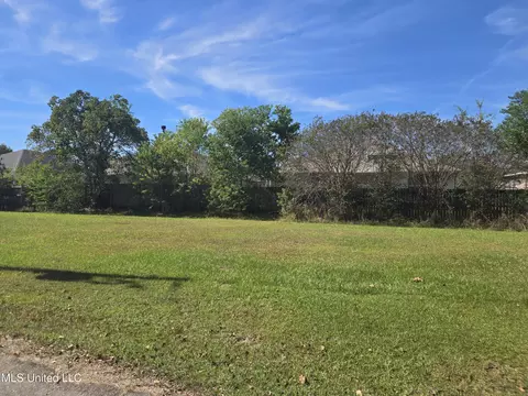W River Vue, Biloxi, MS 39532