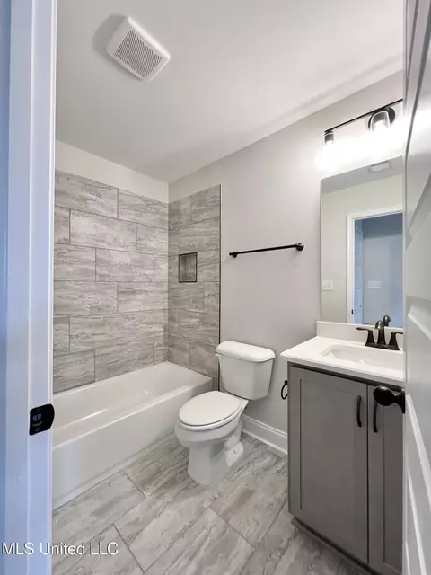 Bath - 2444 Scott Meadows Ln, Hernando, MS 38632 photo 5 of 5