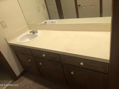 Bath - 42 Northtown Rd #AB, Jackson, MS 39211 photo 1 of 3