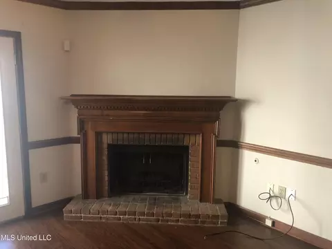 Living - 42 Northtown Rd #AB, Jackson, MS 39211 photo 3 of 3