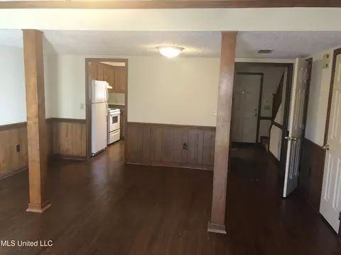 Living - 42 Northtown Rd #AB, Jackson, MS 39211 photo 1 of 3