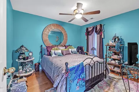 Bedroom - 7464 Ally Cv, Walls, MS 38680 photo 4 of 4