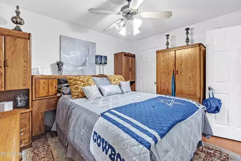 Bedroom - 7464 Ally Cv, Walls, MS 38680 photo 3 of 4