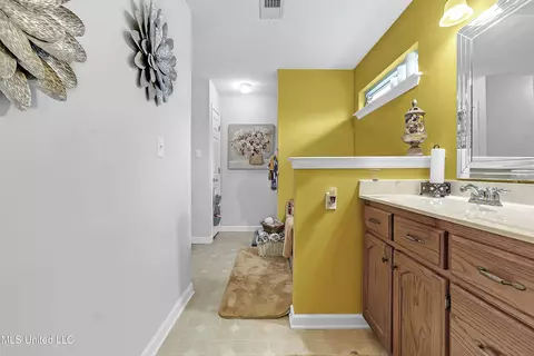 Entry Way - 7464 Ally Cv, Walls, MS 38680 photo 2 of 3
