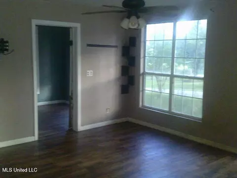 Living - 421 Highway 354, Walnut, MS 38683 photo 1 of 2