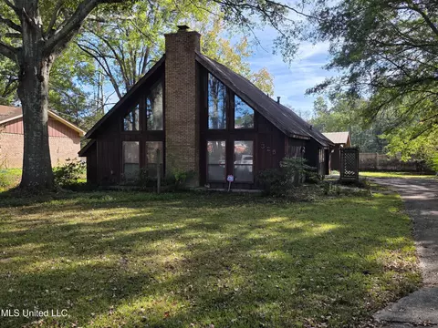 325 W Porter St, Ridgeland, MS 39157