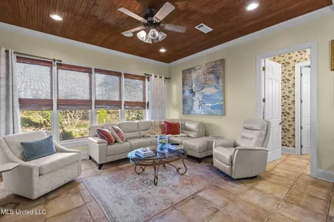 Living - 176 Northshore Blvd, Madison, MS 39110 photo 1 of 5