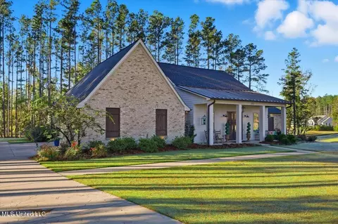 Exterior - 202 Lost Oak Ln, Brandon, MS 39047 photo 3 of 16