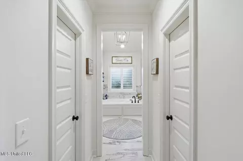 Entry Way - 202 Lost Oak Ln, Brandon, MS 39047 photo 3 of 3