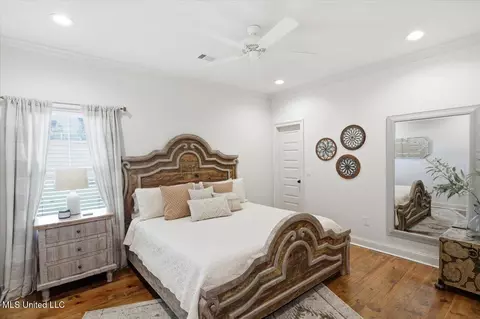 Bedroom - 202 Lost Oak Ln, Brandon, MS 39047 photo 3 of 4