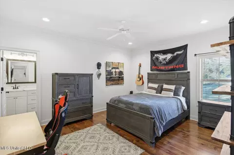 Bedroom - 202 Lost Oak Ln, Brandon, MS 39047 photo 4 of 4