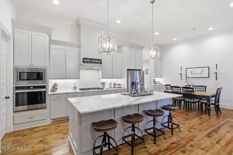 Kitchen - 202 Lost Oak Ln, Brandon, MS 39047 photo 1 of 4