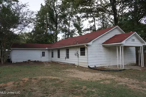 1392 Old Lake Rd, Brandon, MS 39042