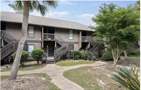 106 Lanai Vlg, Diamondhead, MS 39525