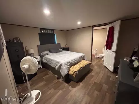 Bedroom - 1044 Summer Oak Ln, Summit, MS 39666 photo 2 of 3