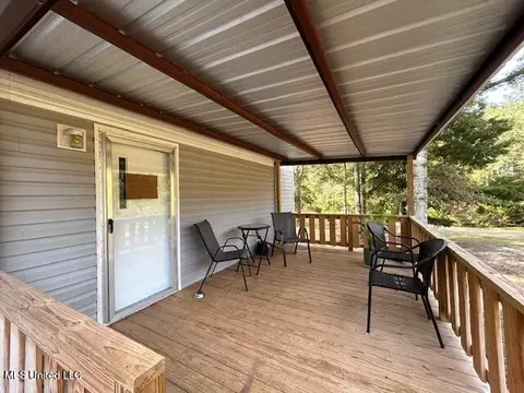 Exterior - 1044 Summer Oak Ln, Summit, MS 39666 photo 7 of 13