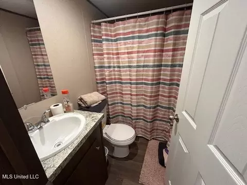 Bath - 1044 Summer Oak Ln, Summit, MS 39666 photo 3 of 3