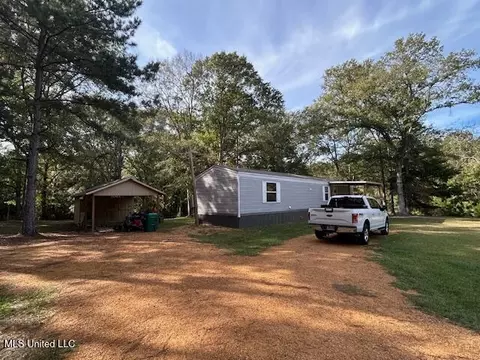 Exterior - 1044 Summer Oak Ln, Summit, MS 39666 photo 2 of 13