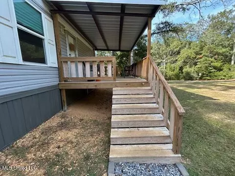 Exterior - 1044 Summer Oak Ln, Summit, MS 39666 photo 6 of 13