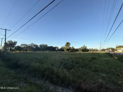 W North Street, Pass Christian, MS 39571