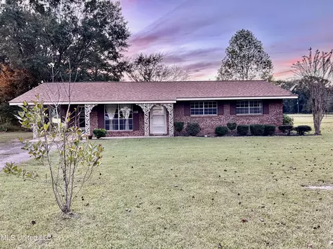 1108 Pine St, Taylorsville, MS 39168