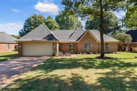 5806 Southbend Ln, Olive Branch, MS 38654