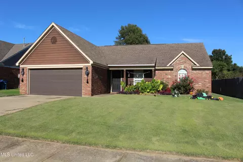 6266 Oak Cir #W, Olive Branch, MS 38654