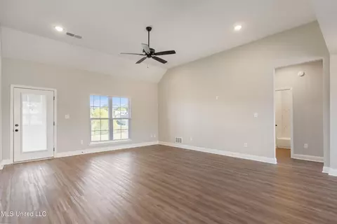 116 Honor Cv, Senatobia, MS 38668 photo 8