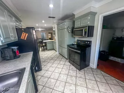 Kitchen - 2147 Central Firetower Rd, Lucedale, MS 39452 photo 3 of 7