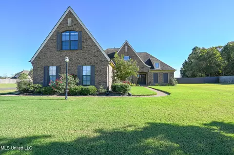14291 Buttercup Dr, Olive Branch, MS 38654