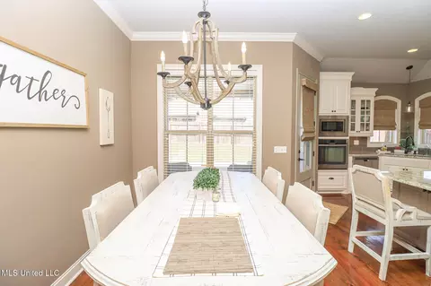 Dining - 704 Prosperity Xing, Flowood, MS 39232 photo 3 of 3